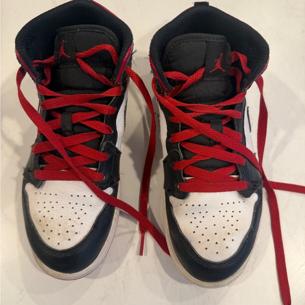 NIKE Air Jordan 1 Mid PS Gym Red Black Toe boys youth sneakers size 3Y